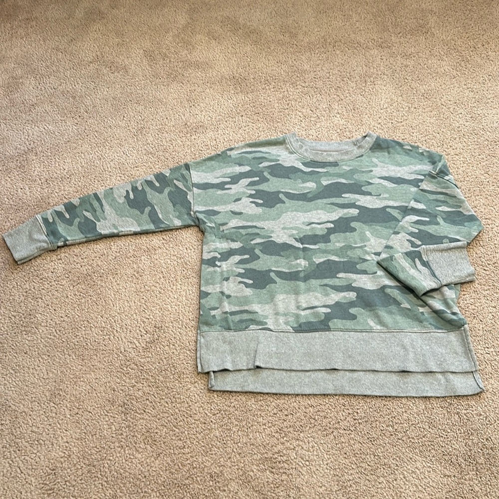 Long sleeve camouflage top.